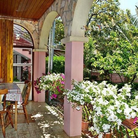 Apartments Pavlina Starigrad Paklenica Esterno foto
