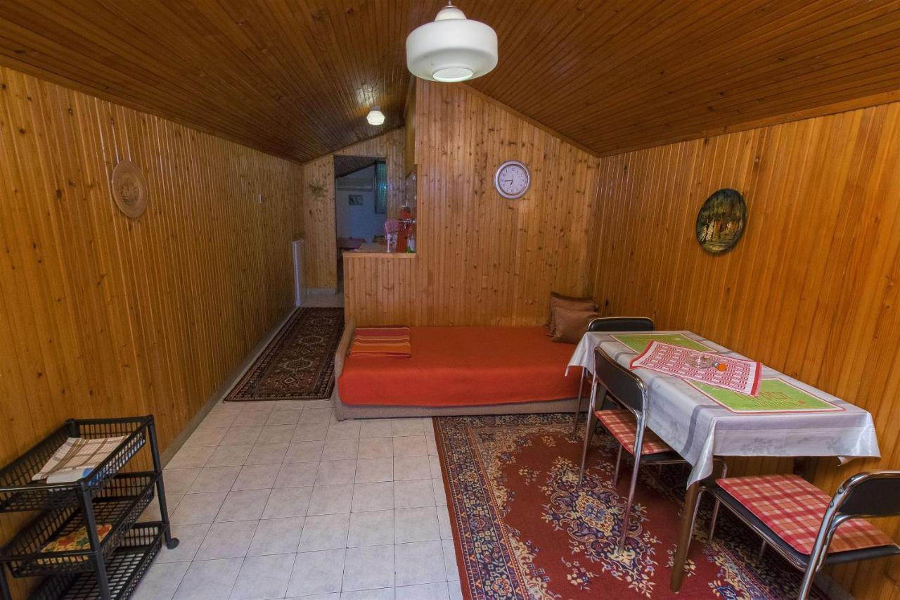 Apartments Pavlina Starigrad Paklenica Esterno foto