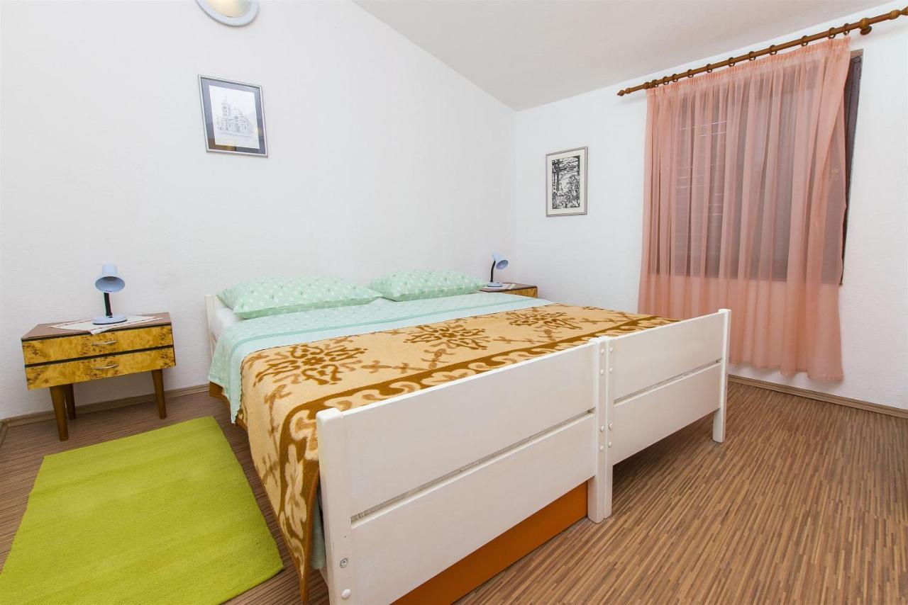 Apartments Pavlina Starigrad Paklenica Esterno foto