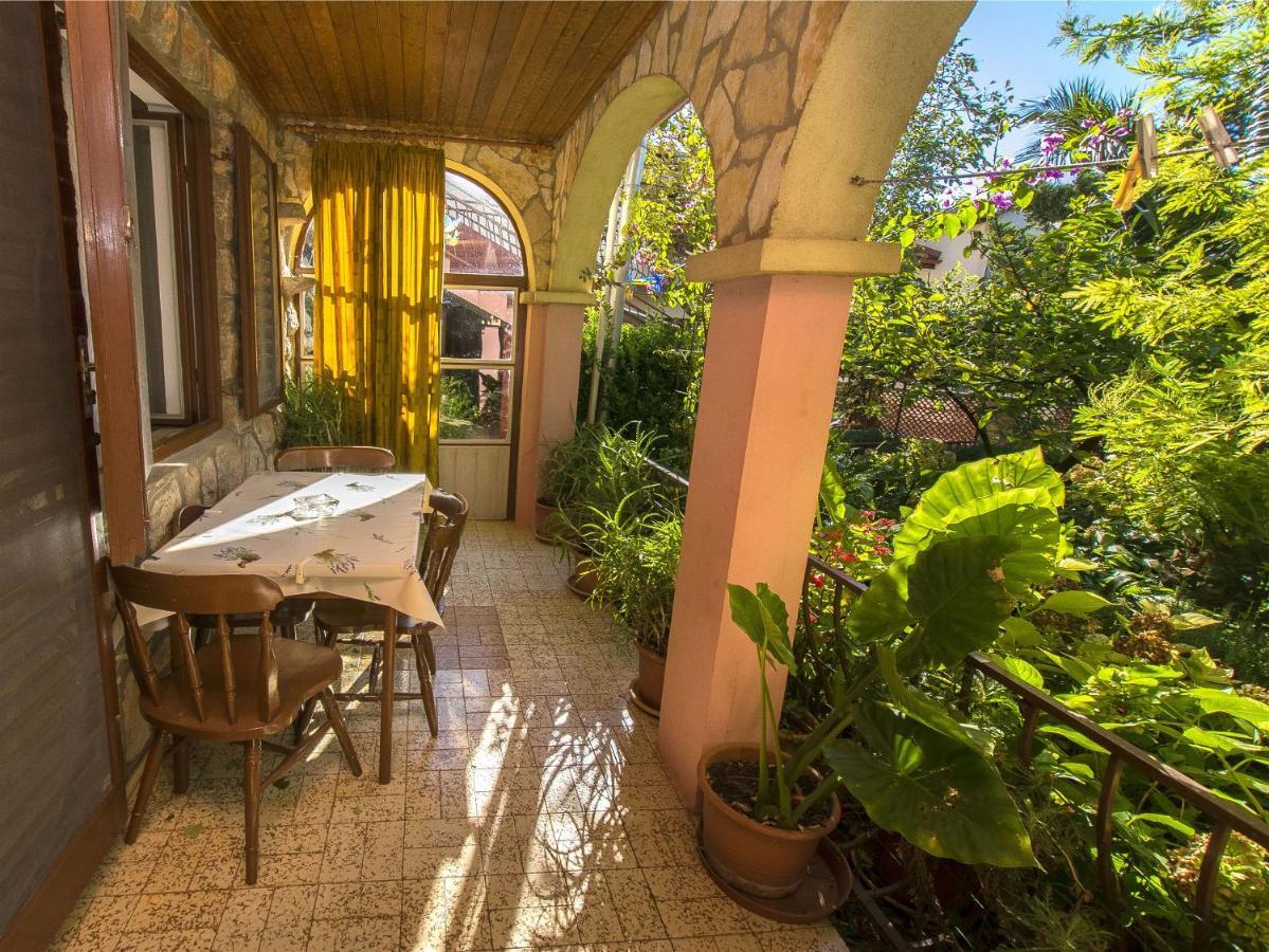 Apartments Pavlina Starigrad Paklenica Esterno foto