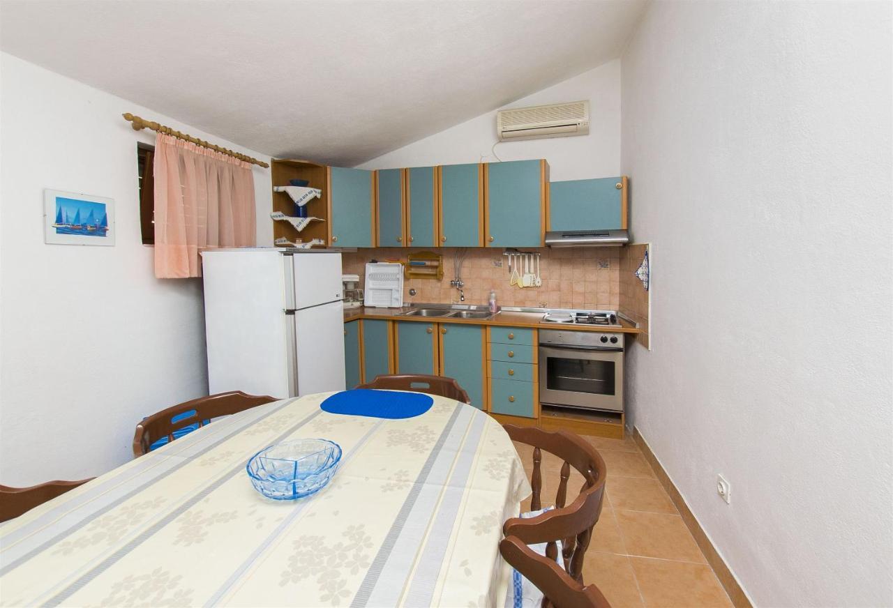 Apartments Pavlina Starigrad Paklenica Esterno foto